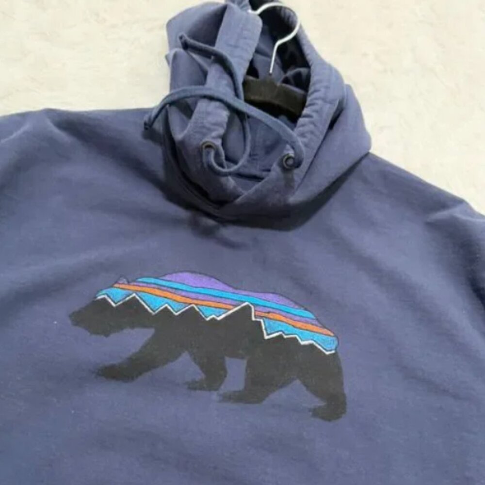 Men Patagonia Fitz Roy Bear Uprisal Hoodie Regular Fit in Classic Navy Sz Large - Picture 4 of 6
